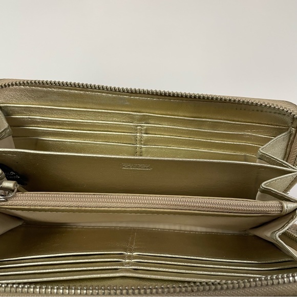 Coach Womens Wallet Zip Around Accordion Off White Metallic Gold Leather #0693 - Picture 10 of 15